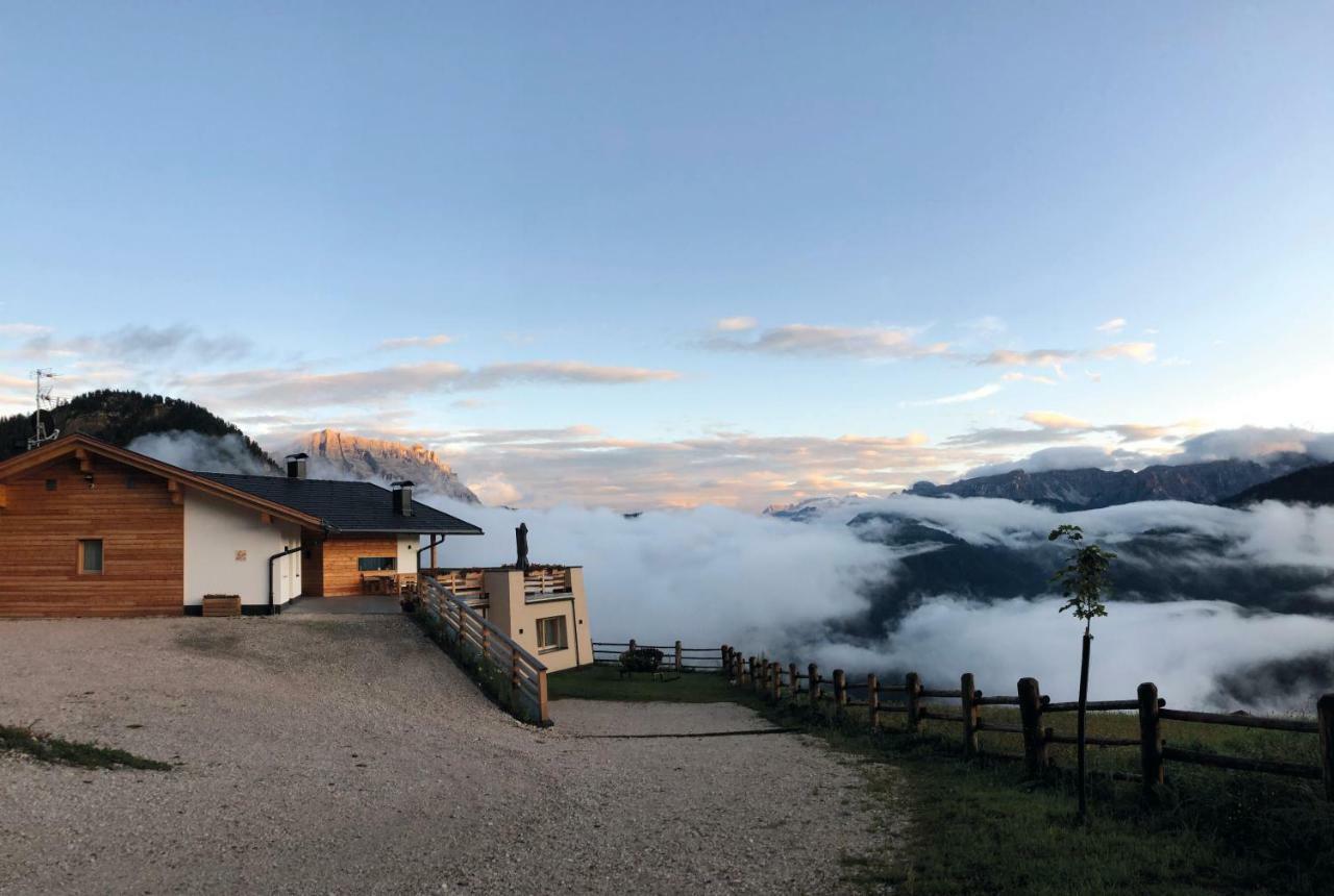 サン・マルティーノ・イン・バディーアAlpinus Agriturismアパートメント エクステリア 写真